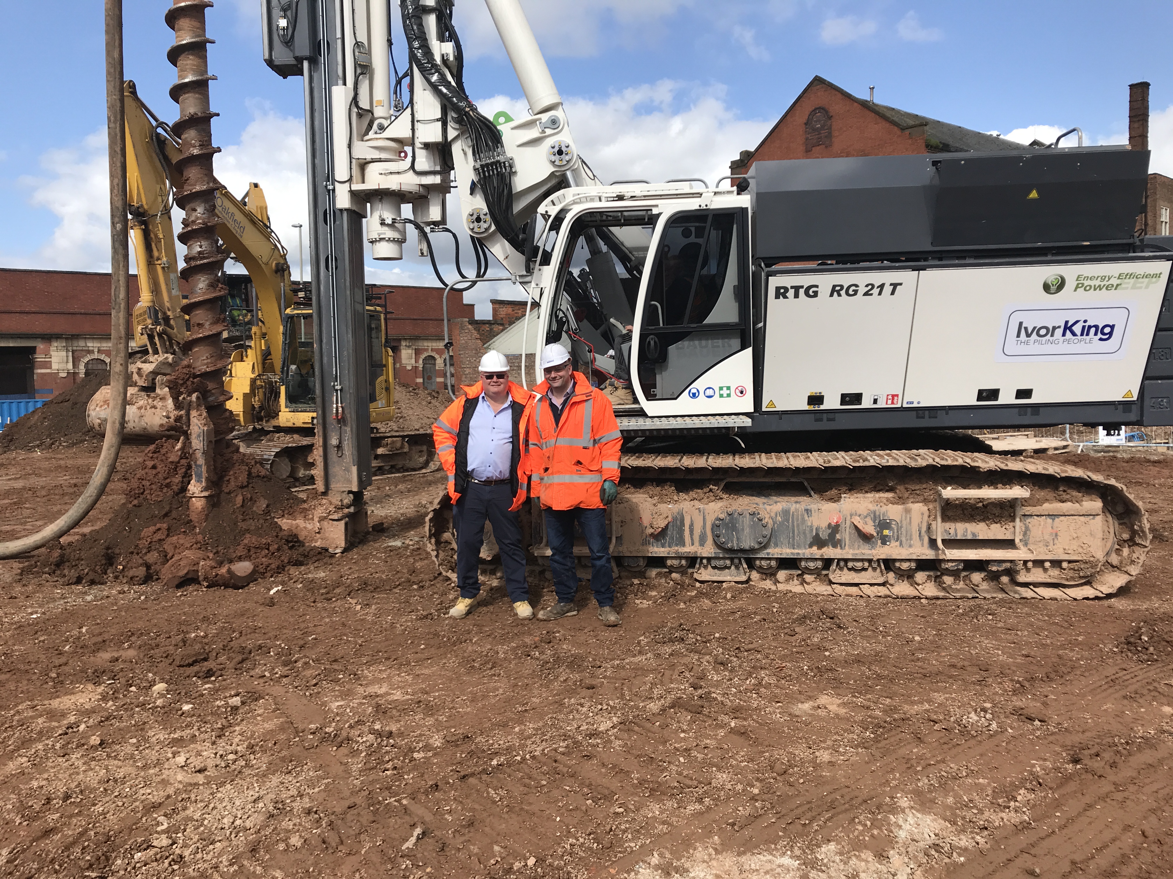 Brand New RTG RG21T telescopic leader rig delivered to Ivor King Piling