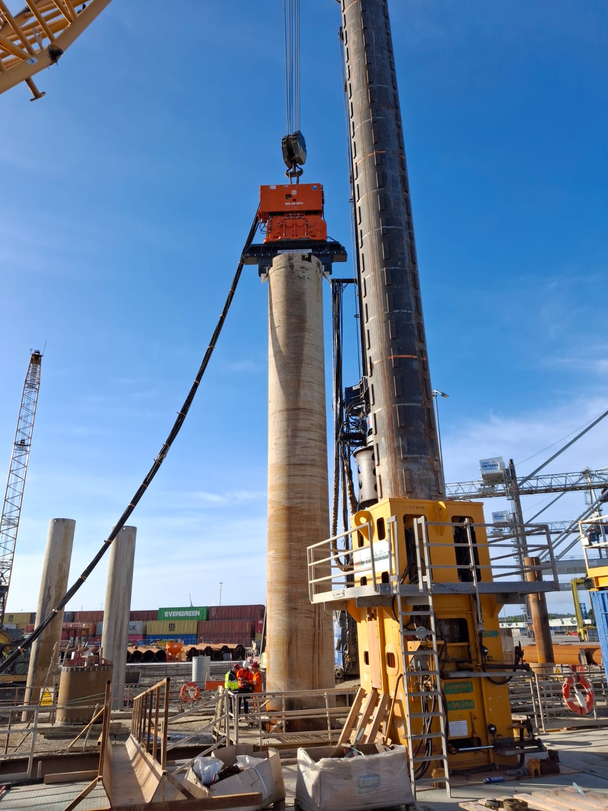 Muller MS-48 HFV crane suspended vibro installing 1800 mm diameter tubes in Cork