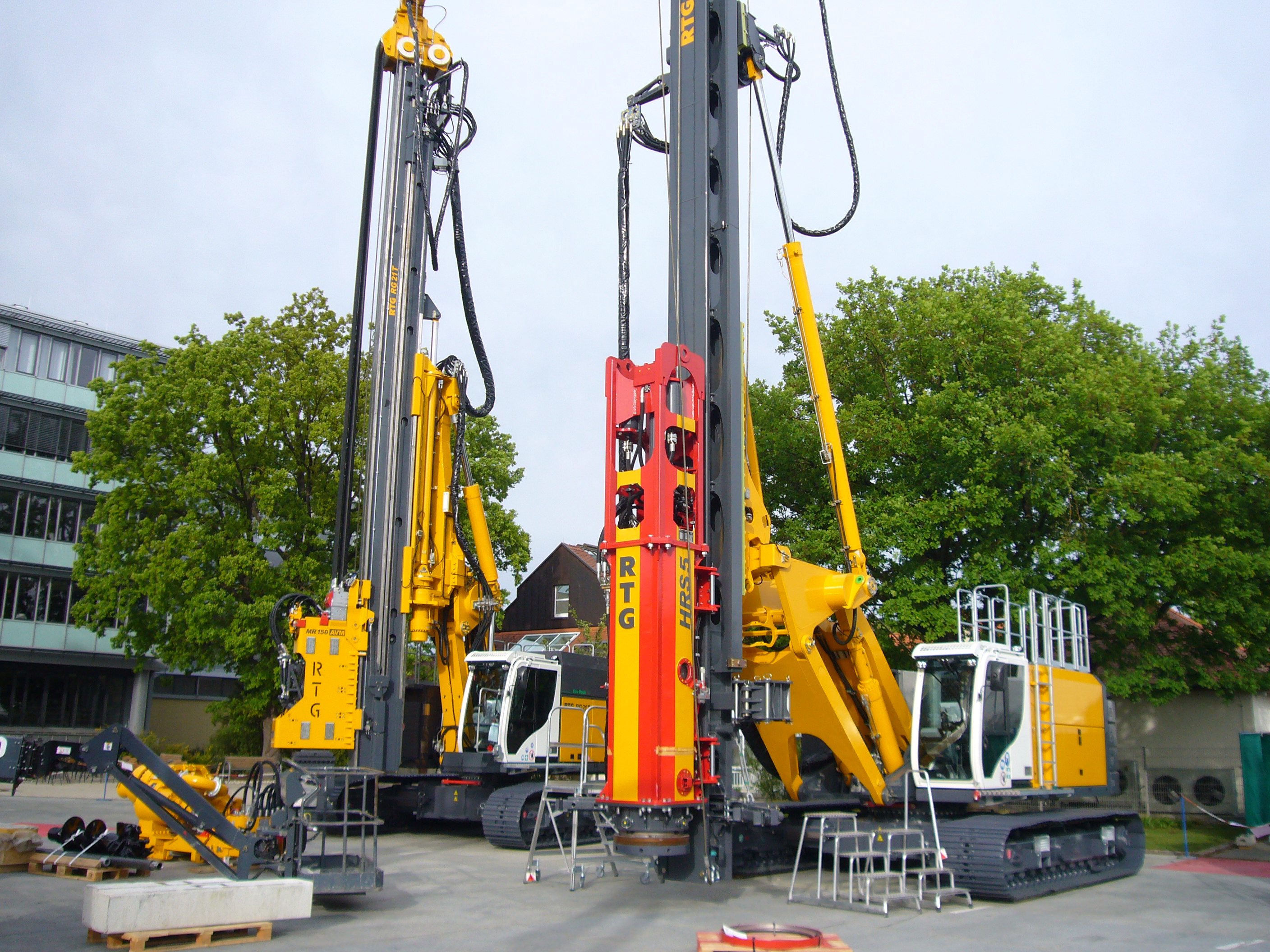 New model RTG RG20 precast piling rig