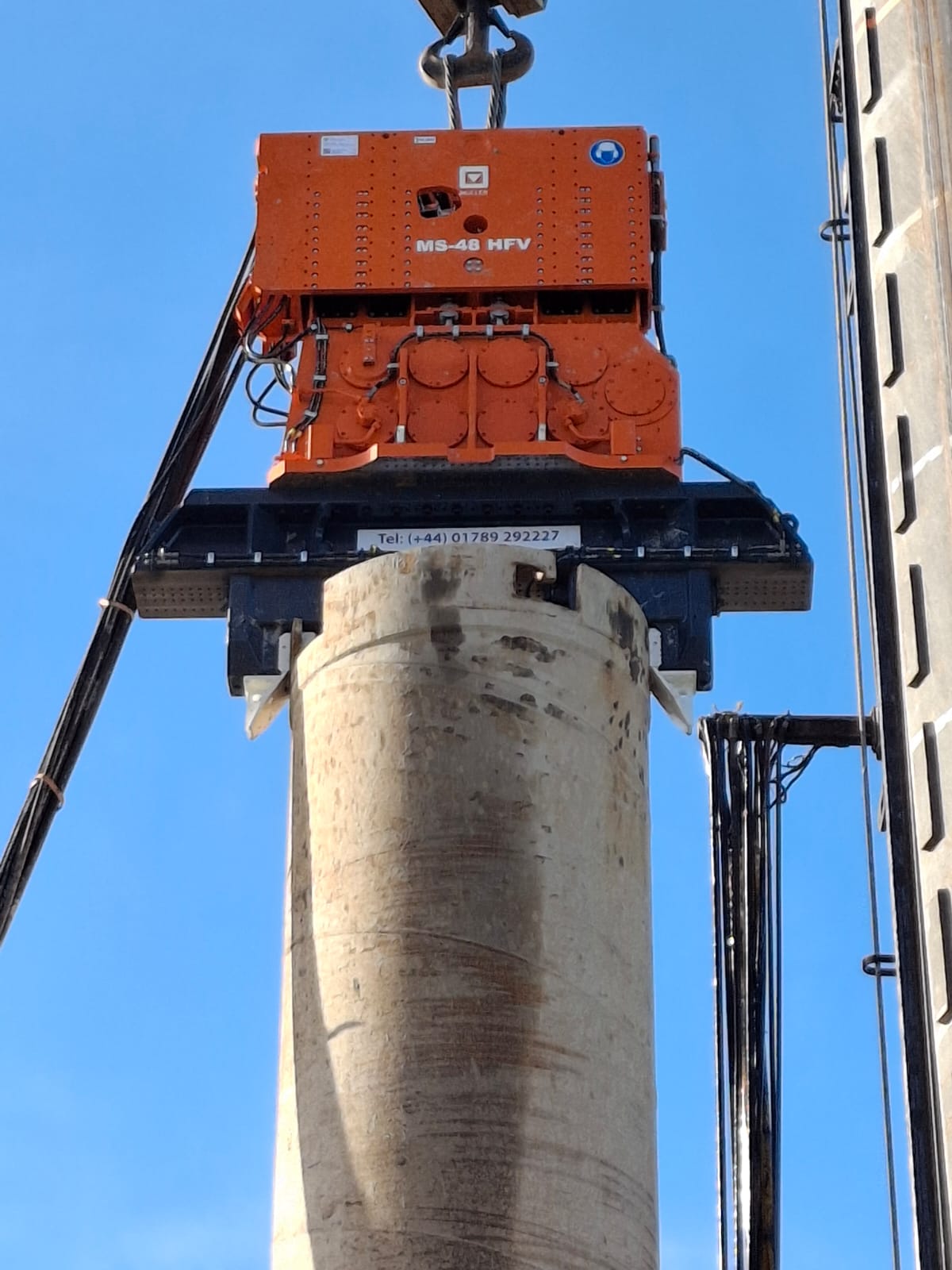 Muller crane Suspended Piling Vibrators
