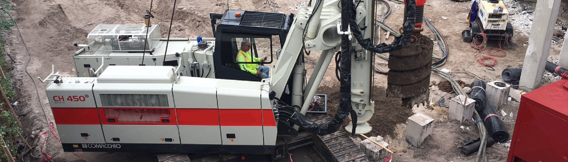 Comacchio CH450 CFA piling rig